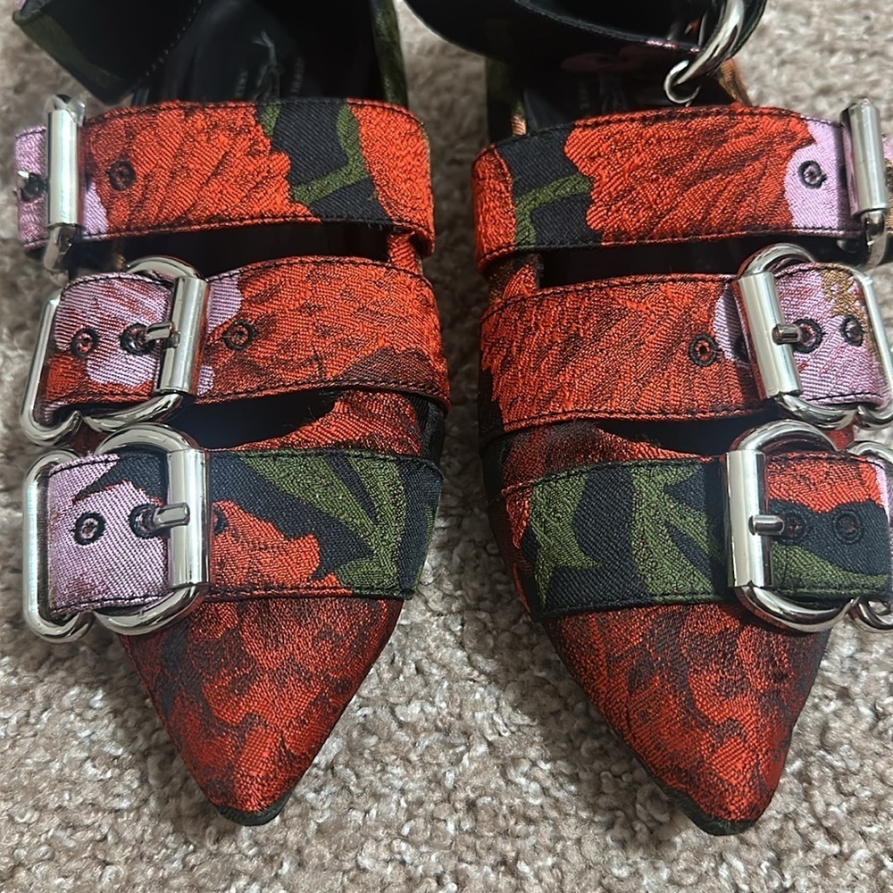 Jeffrey Campbell - Picture 2 of 7